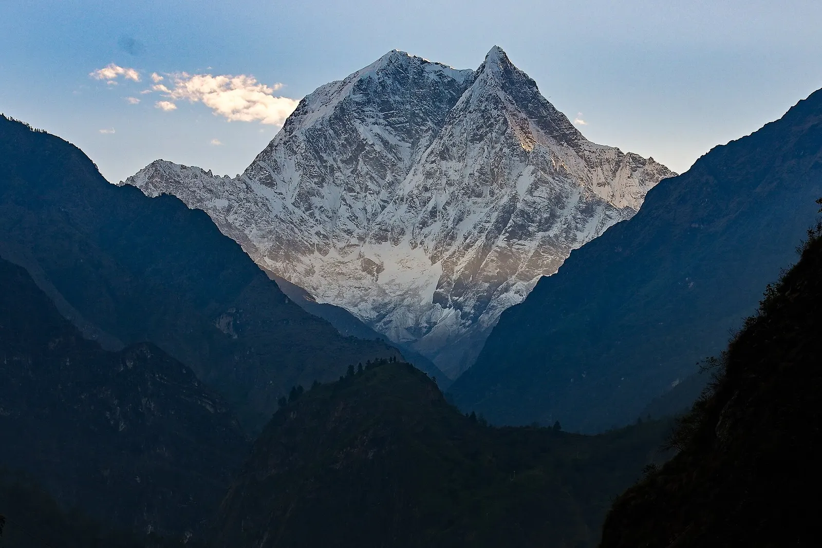 Snow-capped Nilgiri rising above the Kali Gandaki valley, seen from Tatopani.